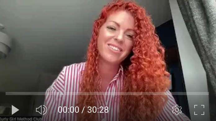 It’s always more than curls! 👋🏻 Get ready to be inspired by the incredible Zoe 🏄♀️